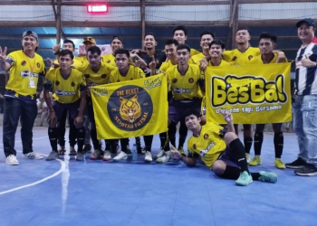 Tim futsal The Beast meraih juara pertama dalam turnamen futsal Banteng Cup