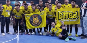 Tim futsal The Beast meraih juara pertama dalam turnamen futsal Banteng Cup