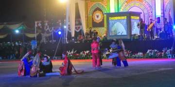 Foto----Tarian kolosal pada pembukaan MTQ XXXI tingkat Kabupaten Sanggau di Kecamatan Kapuas, Senin (12/06/2023)---Kiram Akbar