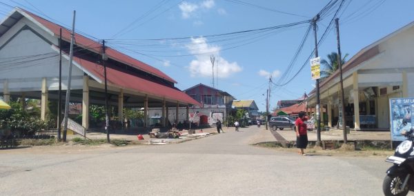 Foto---Pasar Seroja yang terdiri dua bagian. Sebelah kiri rencananya akan dibuat food court dan sebelah kanan terdiri dari kios-kios---Kiram Akbar