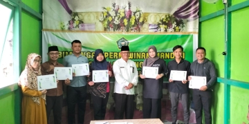 Calon pengantin saat menerima bimbingan perkawinan dari KUA Putussibau Selatan