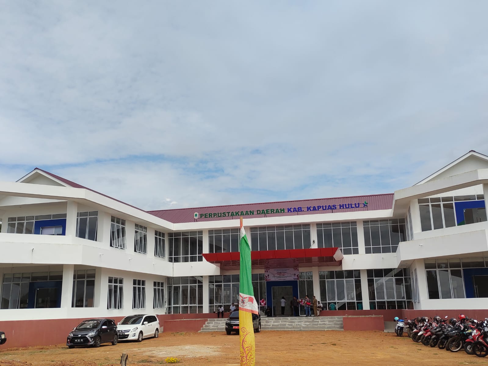 Gedung layanan perpustakaan daerah Kapuas Hulu