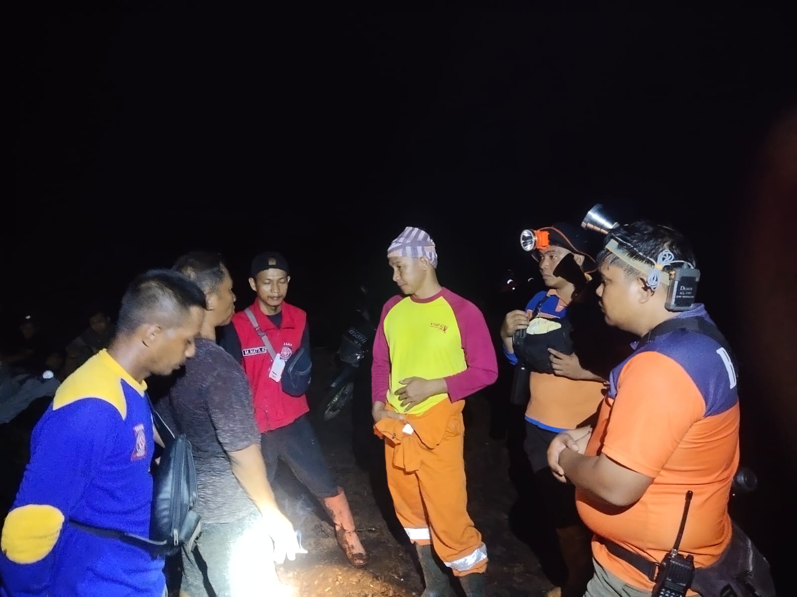 Tim gabungan masih melakukan pencarian orang hilang di kawasan perkebunan PT BIA