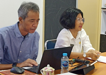 Foto---Kepala BPKAD Kabupaten Sanggau, Silvestra Dayana Simbolon (kanan) dan narasumber dari UNTAN, Windhu Putra, di acara Uji Coba Penggunaan Sistem Analisis Standar Belanja Non Fisik Kabupaten Sanggau, Rabu (16/09/2023)--- ist