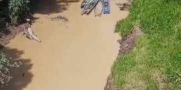 Air sungai di Desa Nanga Mentebah dikeluhkan warga setempat karena keruh