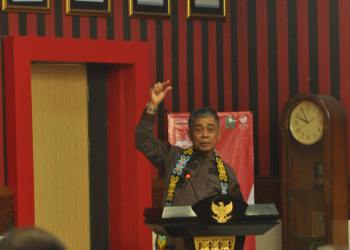 Foto—Kepala Kejaksaan Tinggi (Kajati) Kalbar, Muhammad Yusuf memberikan ceramah hukum di Kantor Bupati Sanggau, Kamis (14/09/2023)---Kiram Akbar