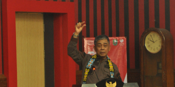 Foto—Kepala Kejaksaan Tinggi (Kajati) Kalbar, Muhammad Yusuf memberikan ceramah hukum di Kantor Bupati Sanggau, Kamis (14/09/2023)---Kiram Akbar