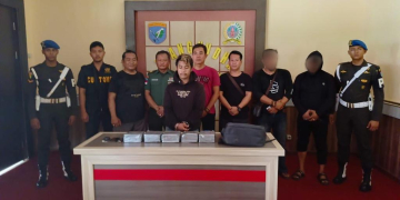 Foto---Tersangka beserta barang bukti yang berhasil diamankan petugas---ist