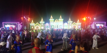 Foto----Sekda Kalbar, Harisson beserta para bupati, wakil bupati dan Forkompimda menari japin massal usai penutupan acara MTQ XXXI Tingkat Provinsi Kalimantan Barat, Kamis (31/08/2023) malam---Kiram Akbar