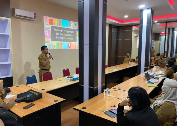 Foto--- Kepala Bidang Akuntansi BPKAD Sanggau, Imalit, SAB memaparkan materi pada acara diseminasi yang digelar di ruang rapat gedung BPKAD Kabupaten Sanggau, Selasa-Rabu (19/20/09/2023)—ist