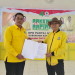Kuswandi Ketua DPD Golkar Kabupaten Kapuas Hulu saat menerima surat mandat dari perwakilan DPP Golkar Adrianus Asia Sidot