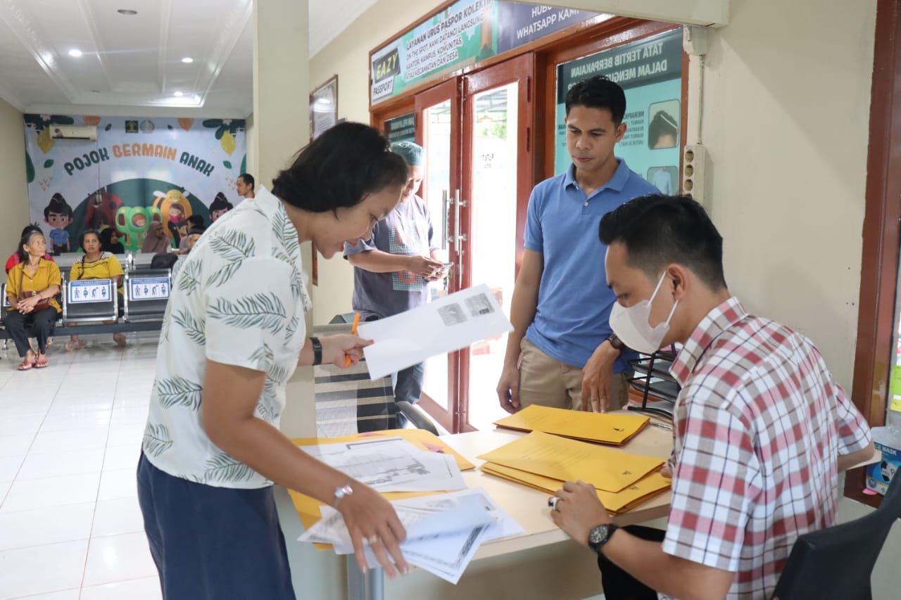 Pelayanan Pasport Simpatik yang dilakukan oleh Imigrasi Putussibau 