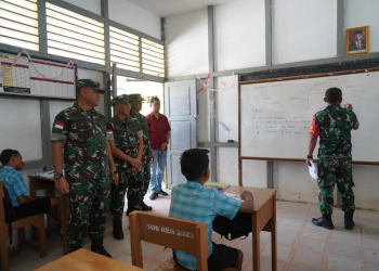 Foto----Danrem 121/ABW, Brigjend Luqman Arief mengunjungi SDN 12 Entikong, Rabu (10/01/2024)---ist