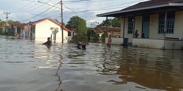 Banjir yang terjadi di Teluk Barak Kedamin Hilir Putussibau Selatan