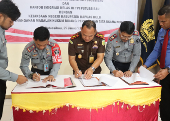 Di bidang hukum, Rutan Putussibau dan Imigrasi menggandeng Kejari Kapuas Hulu untuk kerjasama dalam bidang hukum