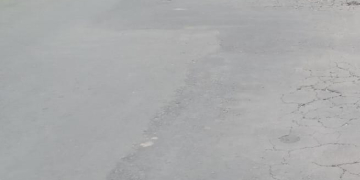 ruas jalan Simpang Sejiram - Nanga Tepuai - Nanga Semangut, yang terletak di ruas jalan nasional Desa Belikai Kecamatan Seberuang Kabupaten Kapuas Hulu dikeluhkan warga karena belum lama dikerjakan sudah rusak