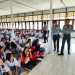 Petugas Imigrasi Putussibau saat memberikan edukasi keimigrasian pada pelajar SMKN 1 Putussibau