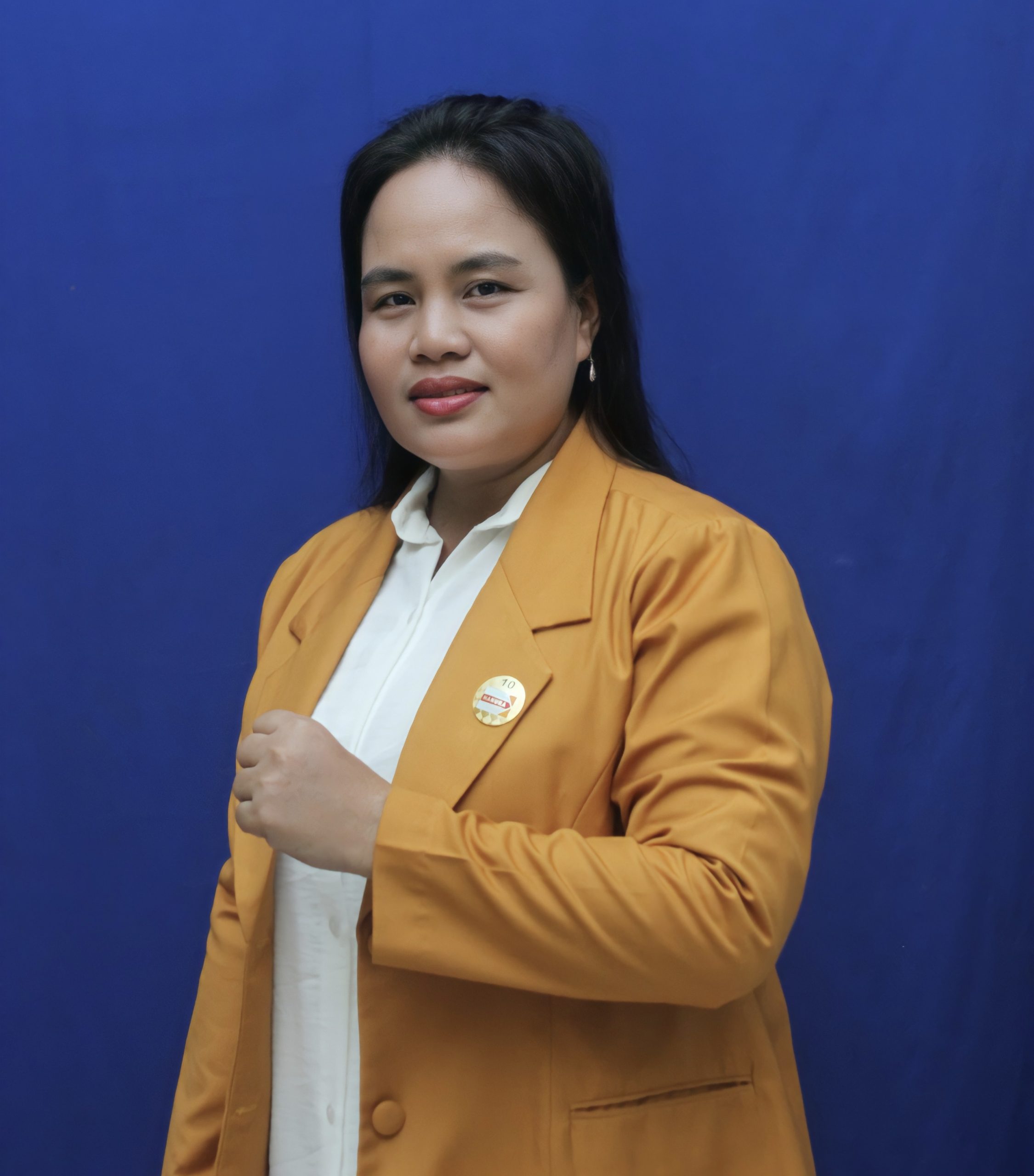 Perempuan asal Kecamatan Kalis ini terpilih menjadi anggota DPRD Kapuas Hulu 2024-2029