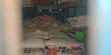 Bantuan sembako untuk warga Kapuas Hulu terdampak bencana yang ada digudang logistik BPBD ini sudah kadaluwarsa