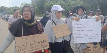 Pemilik lahan yang terdampak pembangunan Pile slab tahap dua menuntut ganti rugi dampak pembangunan yang dijanjikan oleh pemerintah