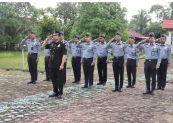 Imigrasi Putussibau saat melakukan ziara kubur