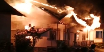 Rumah Dinas Kesehatan di Kapuas Hulu Habis Terbakar