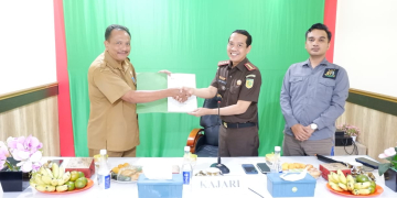 Kejari-Dinas PUPR Sanggau Teken Pakta Integritas