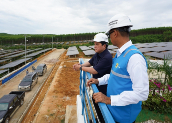 Tinjau PLTS PLN, Menteri BUMN Pastikan Peringatan HUT RI di IKN Gunakan Listrik Hijau