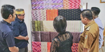 PLN Luncurkan Program TJSL UMKM Rumah Adat Songket Mempawah