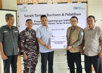 Tumbuhkan Potensi Desa, PLN Berikan Bantuan Pengembangan dan Pelatihan UMKM Budidaya Madu, Terasi & Ikan Asin di Kendawangan