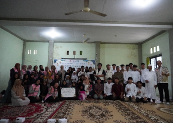 Jelang Hari Anak Nasional 2024, YBM PLN UIP KLB Bersama Srikandi PLN Menyerahkan Program Bantuan Pendidikan