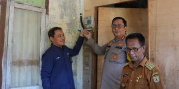 Rayakan HUT RI ke-79, Donasi Pegawai PLN Nyalakan Listrik Gratis Bagi 7.357 Keluarga Kurang Mampu