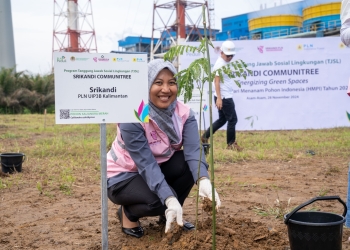 Srikandi PLN UIP3B Kalimantan Tanam 1.100 Pohon Untuk Dukung Energi Terbarukan dan Kelestarian Lingkungan