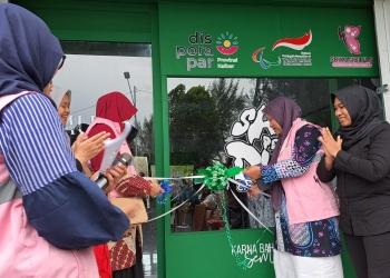 Dukung Disabilitas Berkarya, Manajemen PLN UIP KLB Bersama Srikandi PLN Resmikan Gerai Disabilitas Make Up Artist Community dan Satu per Dua Kopitiam Express