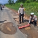 Lubang Jalan di Km 36 Trans Kalimantan Telan Nyawa, Polisi Lakukan Penanganan Darurat
