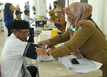 Gelar Pembinaan Kesehatan dan MCU, Asisten III: Pentingnya Kebugaran Calon Jemaah Haji Kayong Utara