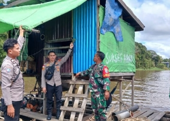 Koramil dan Polsek Silat Hilir Gelar Patroli Gabungan PETI di Sepanjang Sungai Kapuas