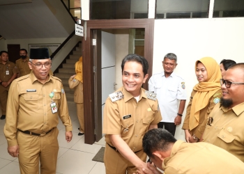 Hari Pertama Ngantor, Bahasan Disambut ASN Kantor Wali Kota