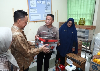 Saparudin Senang Terima Bantuan Alat Cuci Motor dari Wali Kota Pontianak