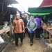 Tinjau Pasar Menanjak, Bupati Sujiwo: Kondisi Harga Stabil