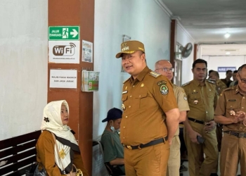 Bupati Alex Tinjau Langsung Pelayanan RSUD Agoesdjam Ketapang