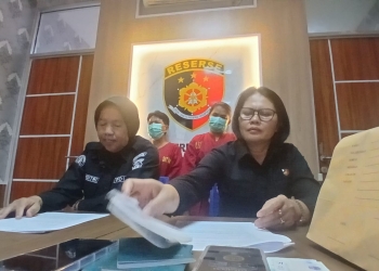 Menangis, Ibu dan Anak Penjual Wanita ke China Diancam Hukuman di Atas Lima Tahun Penjara