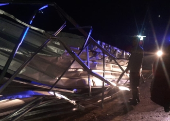 Cuaca Ekstrem Landa Kubu Raya: Puluhan Rumah Rusak, Pemotor Tertimpa Pohon Besar