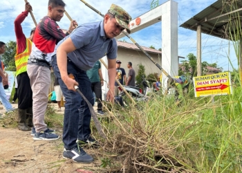 Wawako Bahasan Ikut Kerja Bakti Bersih-bersih Parit Cegah Genangan