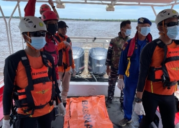 Ombak Besar Tenggelamkan Dua Kapal Motor dan Satu Speedboat, Empat Orang Hilang