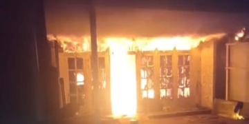 Hari Buruh, Pemkot Pontianak Gotong Royong Bersihkan Parit dan Saluran Air