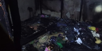 Api Melalap Rumah Kayu di Desa Mega Timur Kubu Raya