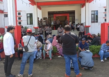 Dugaan Penyalahgunaan Dana Desa, Warga Pelempaan Unjuk Rasa di Inspektorat Sambas