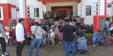 Dugaan Penyalahgunaan Dana Desa, Warga Pelempaan Unjuk Rasa di Inspektorat Sambas