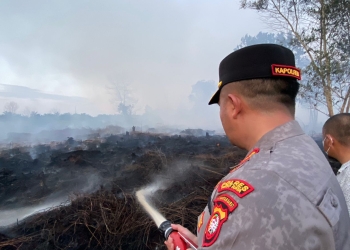 Cegah Api Meluas, Bupati dan Kapolres Kubu Raya Turun ke Lokasi Karhutla